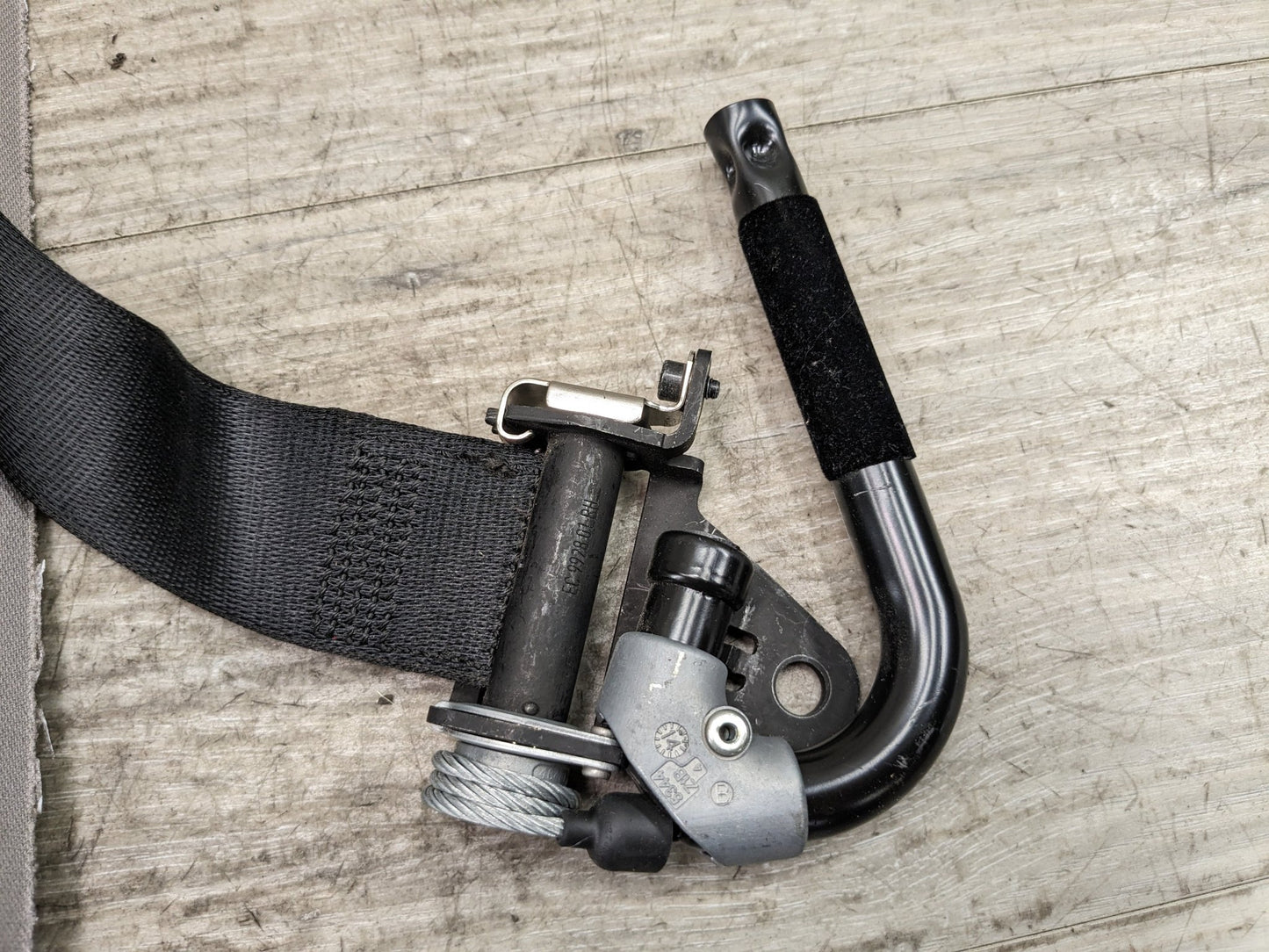 OEM BMW F15 F16 F85 F86 X5 X6 Front Right Seat Belt Seatbelt Retractor
