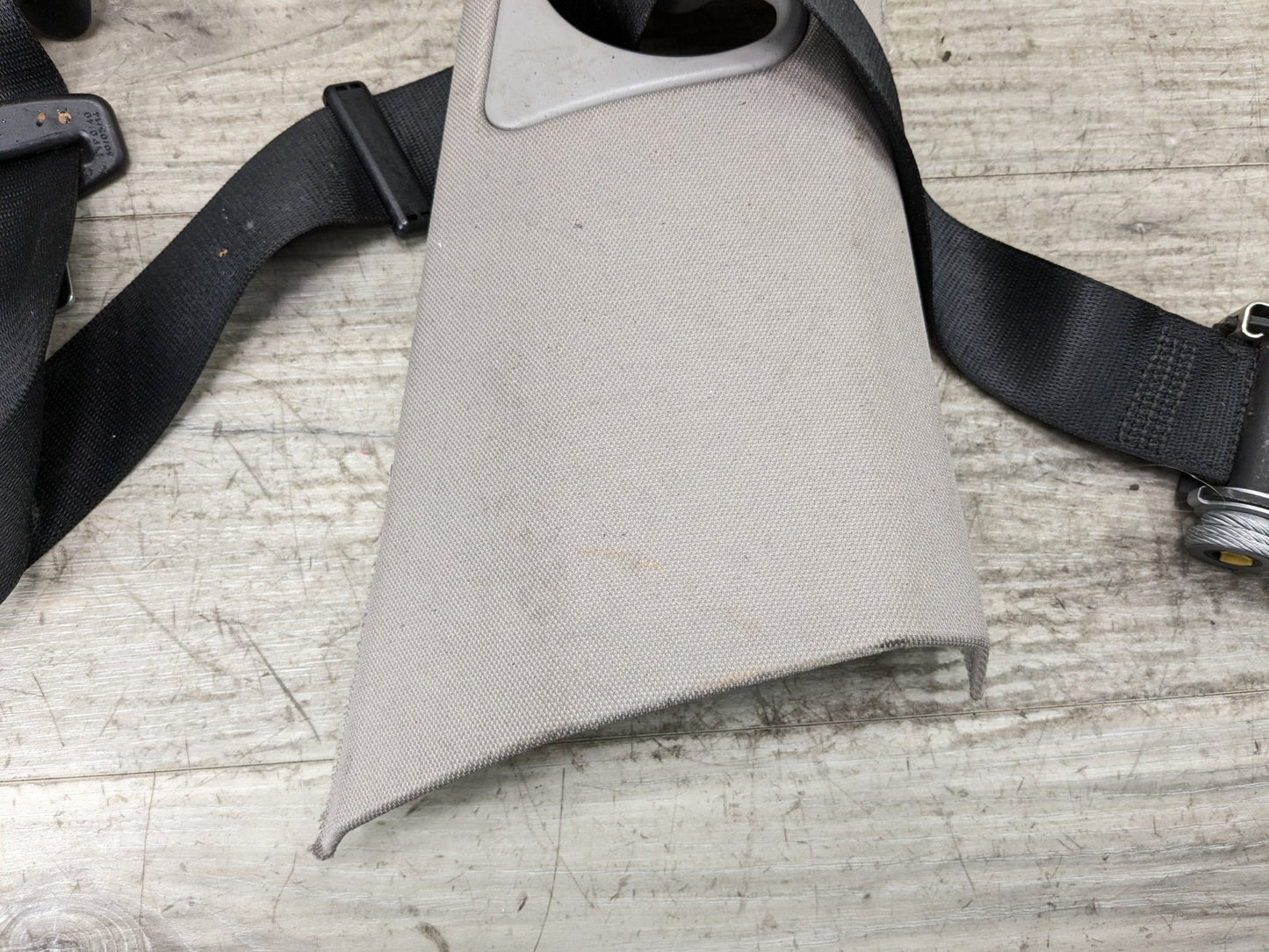 OEM BMW F15 F16 F85 F86 X5 X6 Front Right Seat Belt Seatbelt Retractor