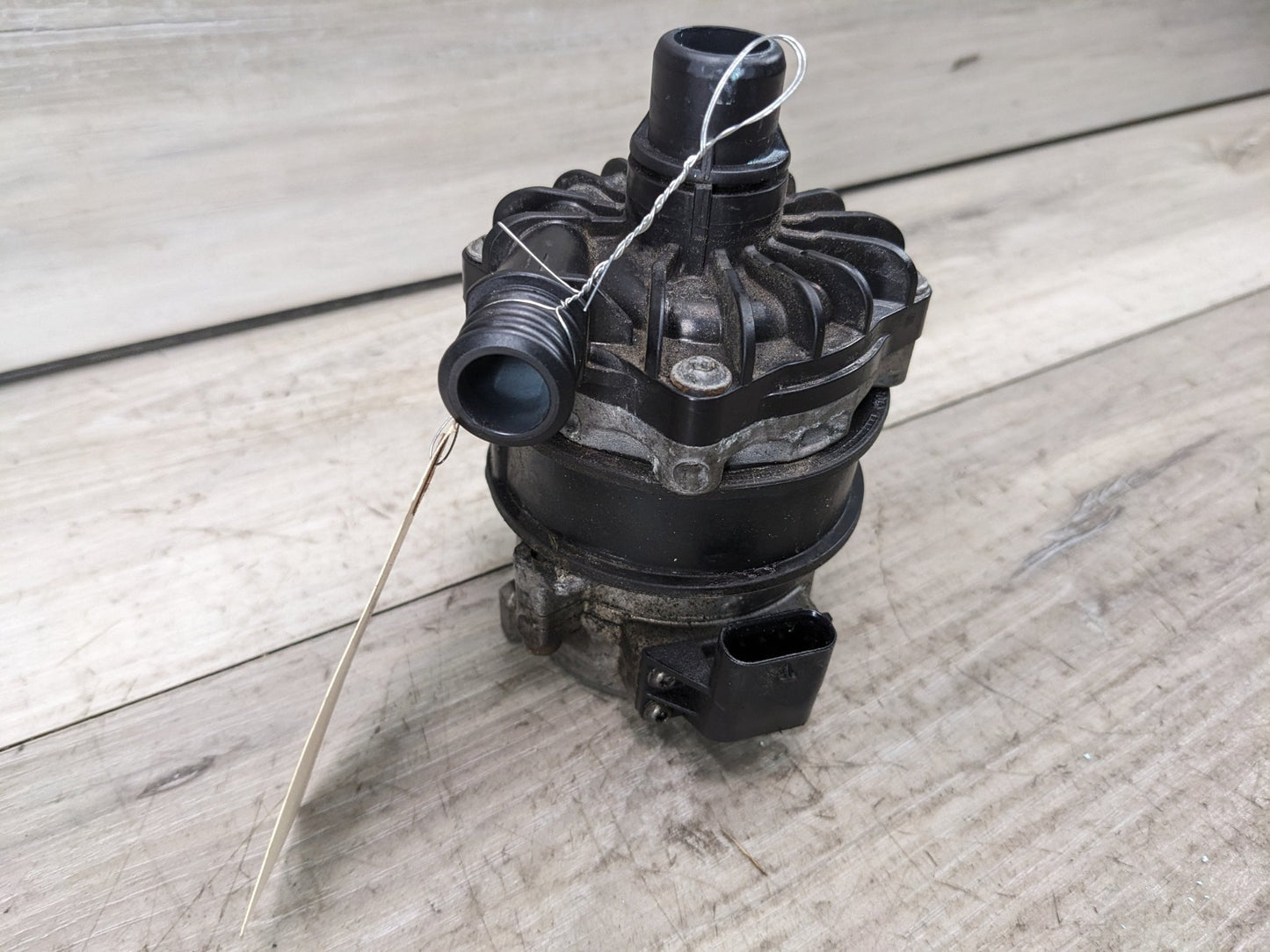 12-16 OEM BMW F22 F30 F34 F32 F36 M235 Auxiliary Electric Water Pump Engine N55