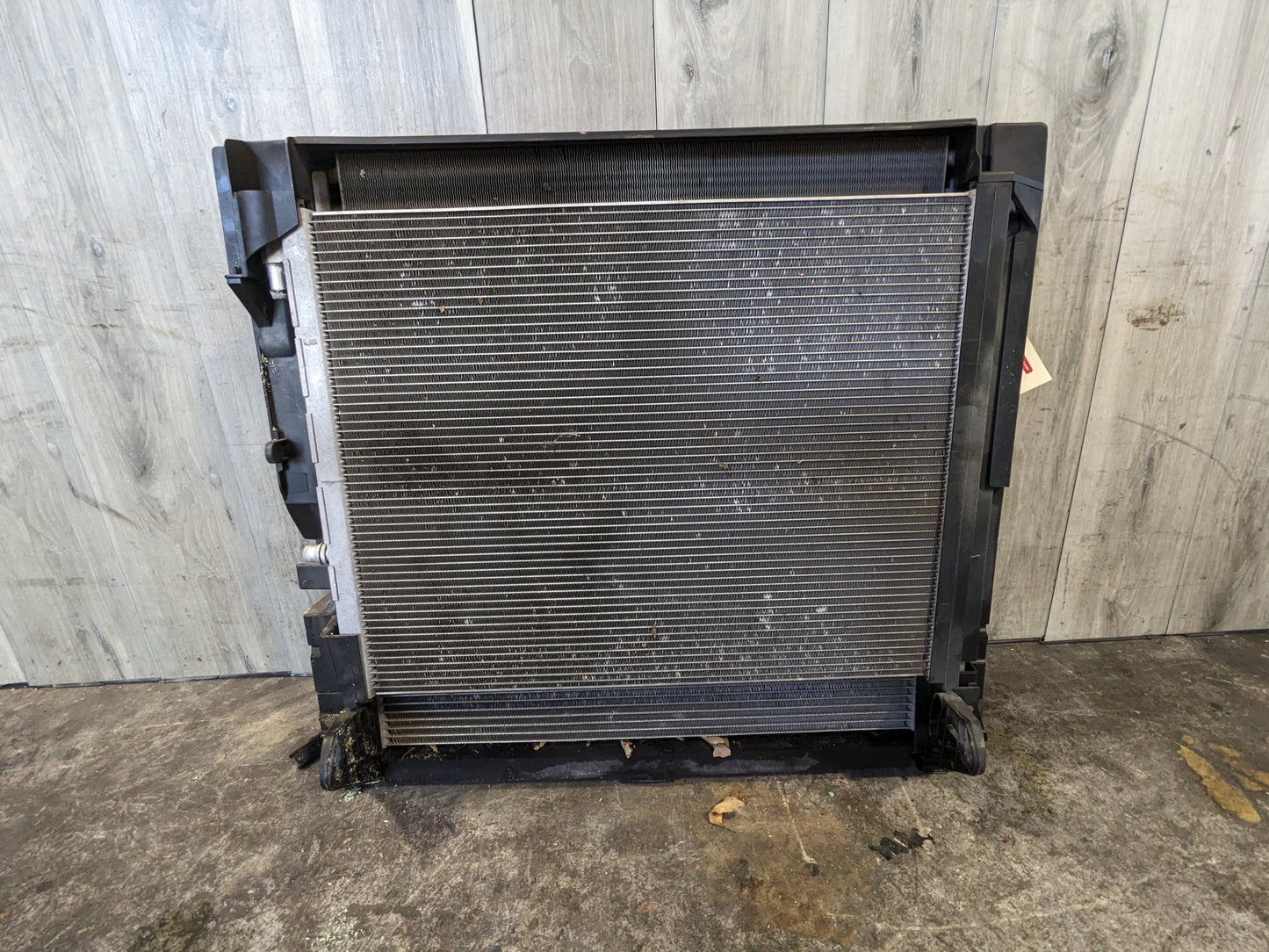 14-19 BMW F85 F86 X5M X6M S63R Engine Main Radiator Cooling ASSEMBLY w/ Fan