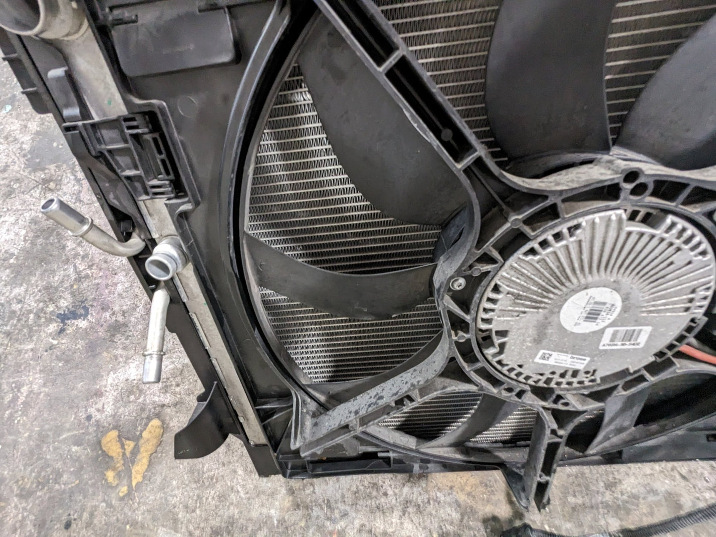 14-19 BMW F85 F86 X5M X6M S63R Engine Main Radiator Cooling ASSEMBLY w/ Fan