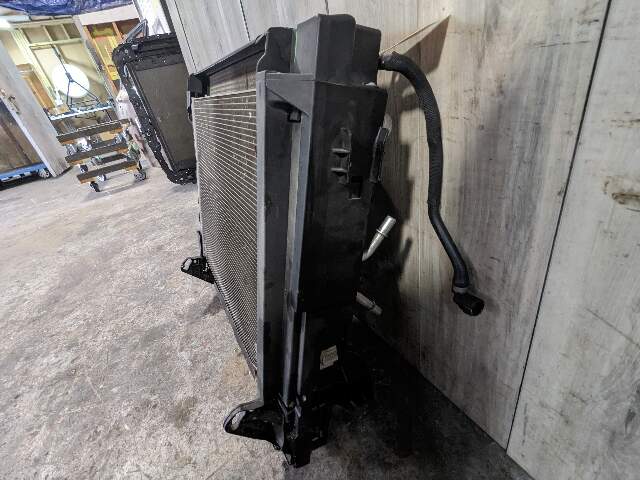 14-19 BMW F85 F86 X5M X6M S63R Engine Main Radiator Cooling ASSEMBLY w/ Fan