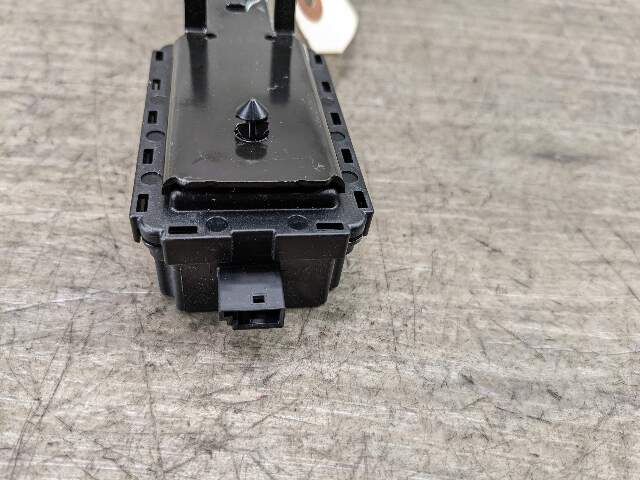 OEM BMW F22 F30 F32 F80 F82 X5 X6 Radio Remote Control Module Receiver Unit