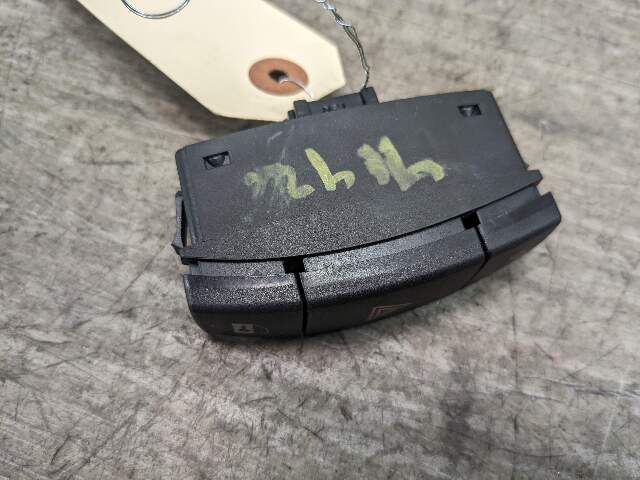 08-13 OEM BMW E82 E88 Middle Center Dash AC Heater Air Vent Hazard Light