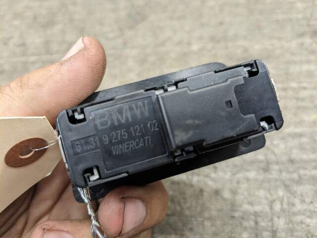 OEM BMW G12 F36 F10 F15 F85 M5 F06 M6 F01 F02 Rear Trunk Lid Center Lock Switch