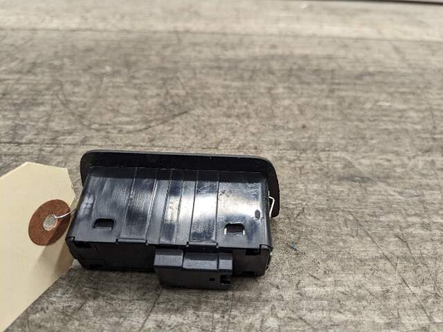 OEM BMW G12 F36 F10 F15 F85 M5 F06 M6 F01 F02 Rear Trunk Lid Center Lock Switch