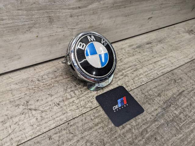 12-18 OEM BMW F13 F12 F06 M6 640i 650i Trunk Lid Emblem Button Ring with RVC*