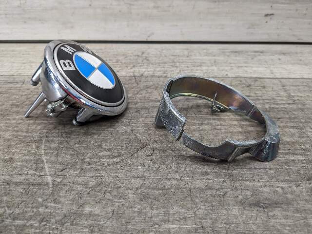 12-18 OEM BMW F13 F12 F06 M6 640i 650i Trunk Lid Emblem Button Ring with RVC*
