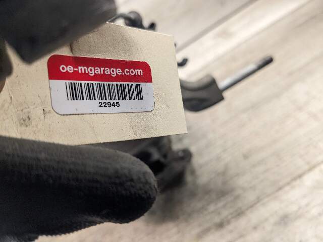 OEM BMW F10 M5 F06 F12 F13 M6 Front Driver Hub Spindle Carrier Knuckle