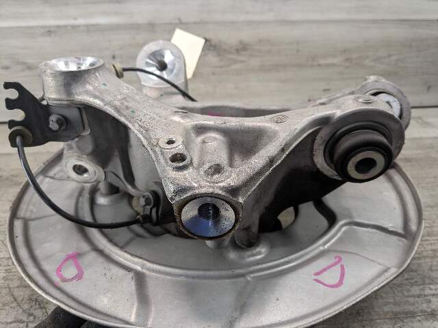 17-23 OEM BMW G30 530 540 M5550 REAR Left Drive Side Hub Knuckle Bearing Carrier