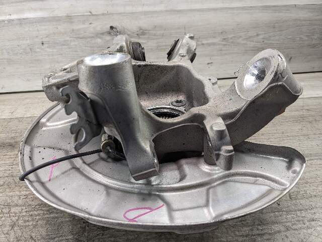 17-23 OEM BMW G30 530 540 M5550 REAR Right Passenger Hub Knuckle Bearing Carrier