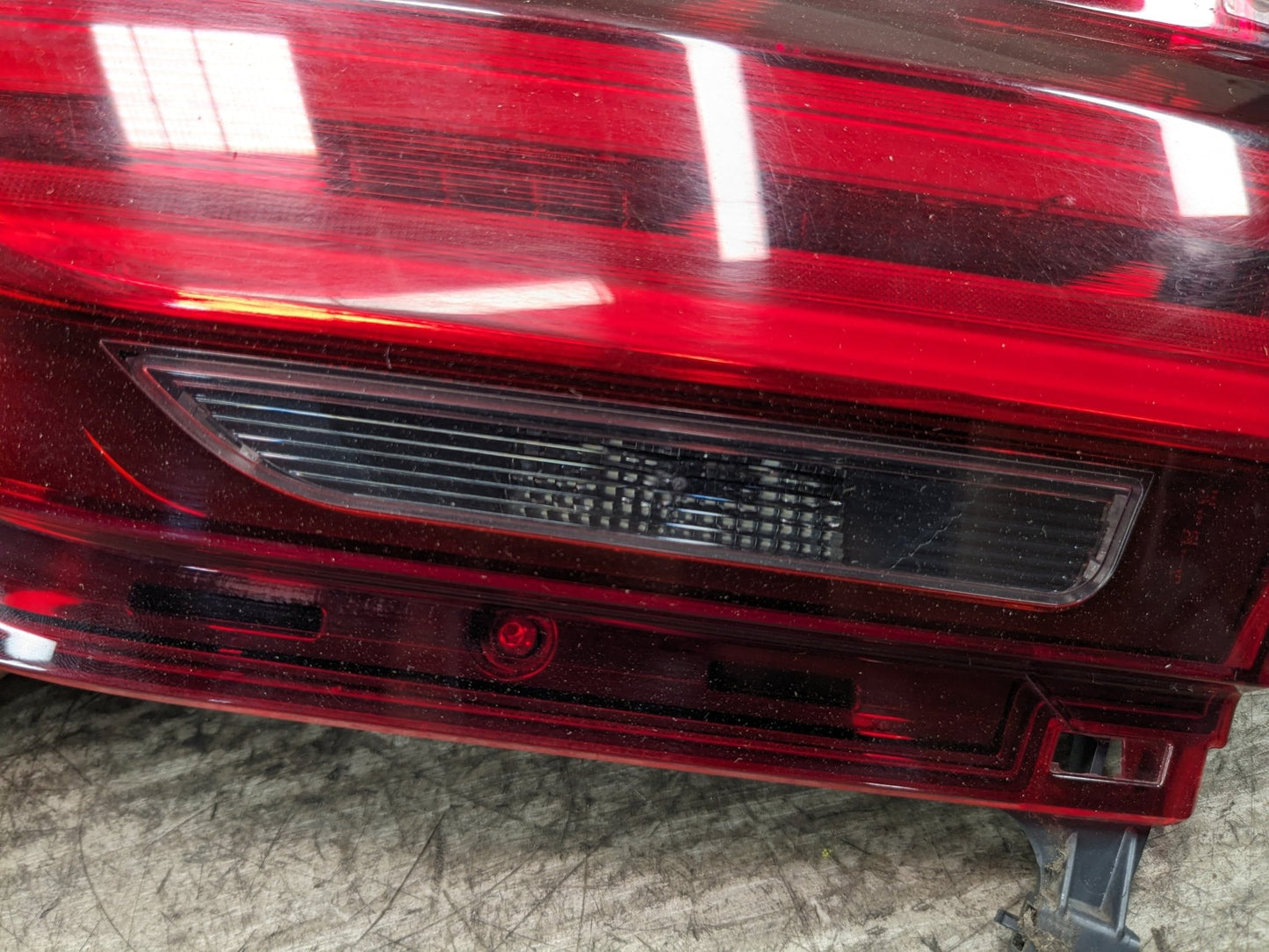 16-19 OEM BMW G11 G12 740 750 Rear Right Passenger LED Inner Stop Tail Light