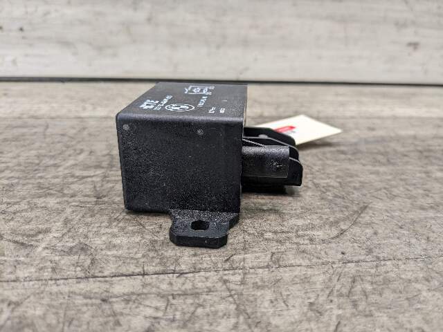 OEM BMW F10 F13 F85 F30 F32 F06 F80 F82 M3 M4 M6 Cooling Fan Relay Control 130A
