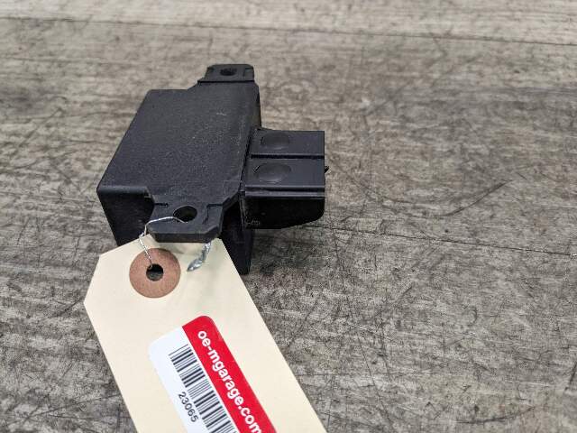OEM BMW F10 F13 F85 F30 F32 F06 F80 F82 M3 M4 M6 Cooling Fan Relay Control 130A