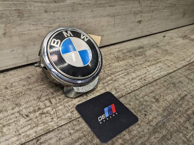 12-18 OEM BMW F13 F12 F06 M6 640i 650i Trunk Lid Emblem Button Ring with RVC*