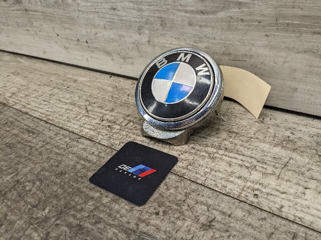 12-18 OEM BMW F13 F12 F06 M6 640i 650i Trunk Lid Emblem Button Ring with RVC*