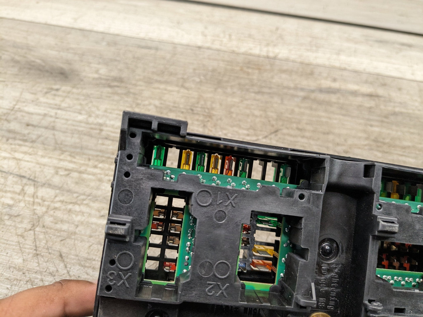 OEM BMW G11 G12 G30 740 750 540 Rear Power Distribution Fuse Relay Junction Box