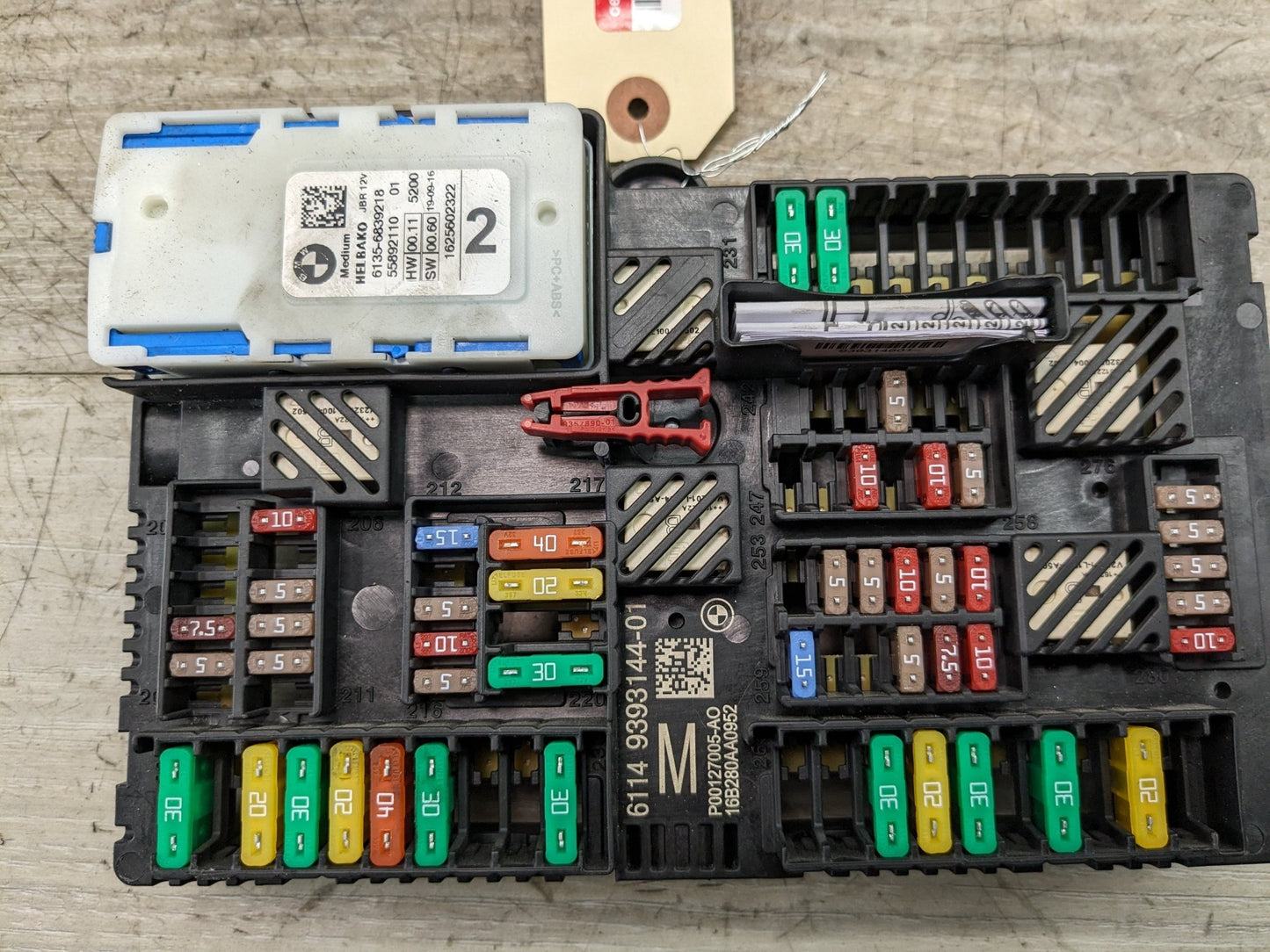 OEM BMW G11 G12 G30 740 750 540 Rear Power Distribution Fuse Relay Junction Box
