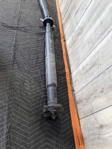 16-19 OEM BMW G12 740 AWD Rear Driveshaft Drive Shaft Assembly L=1660MM