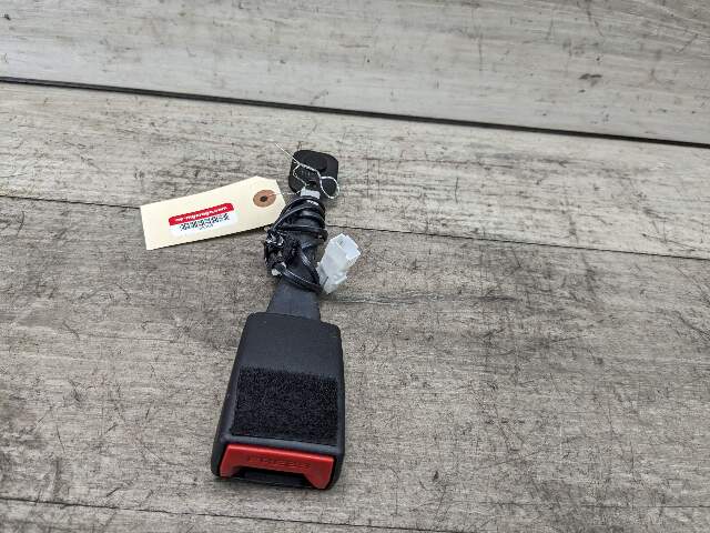 OEM BMW F90 G11 G12 G30 530 540 M550 750 M5 Front Left or Right Seatbelt Buckle