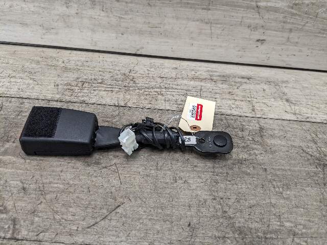 OEM BMW F90 G11 G12 G30 530 540 M550 750 M5 Front Left or Right Seatbelt Buckle