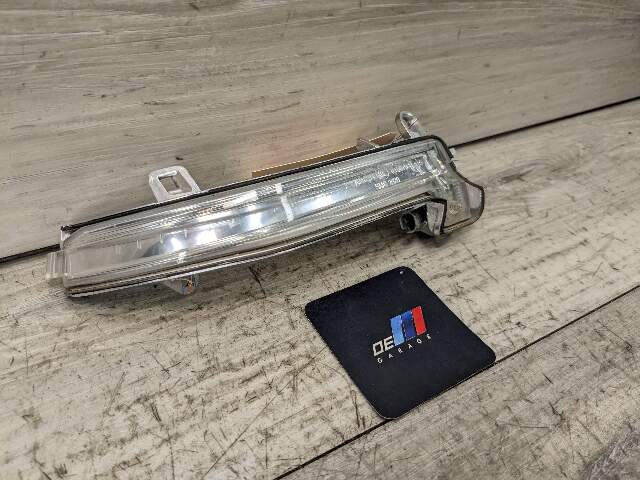 OEM BMW F22 F30 F32 F87 Right Passenger Side Mirror Turn Signal Light Indicator*