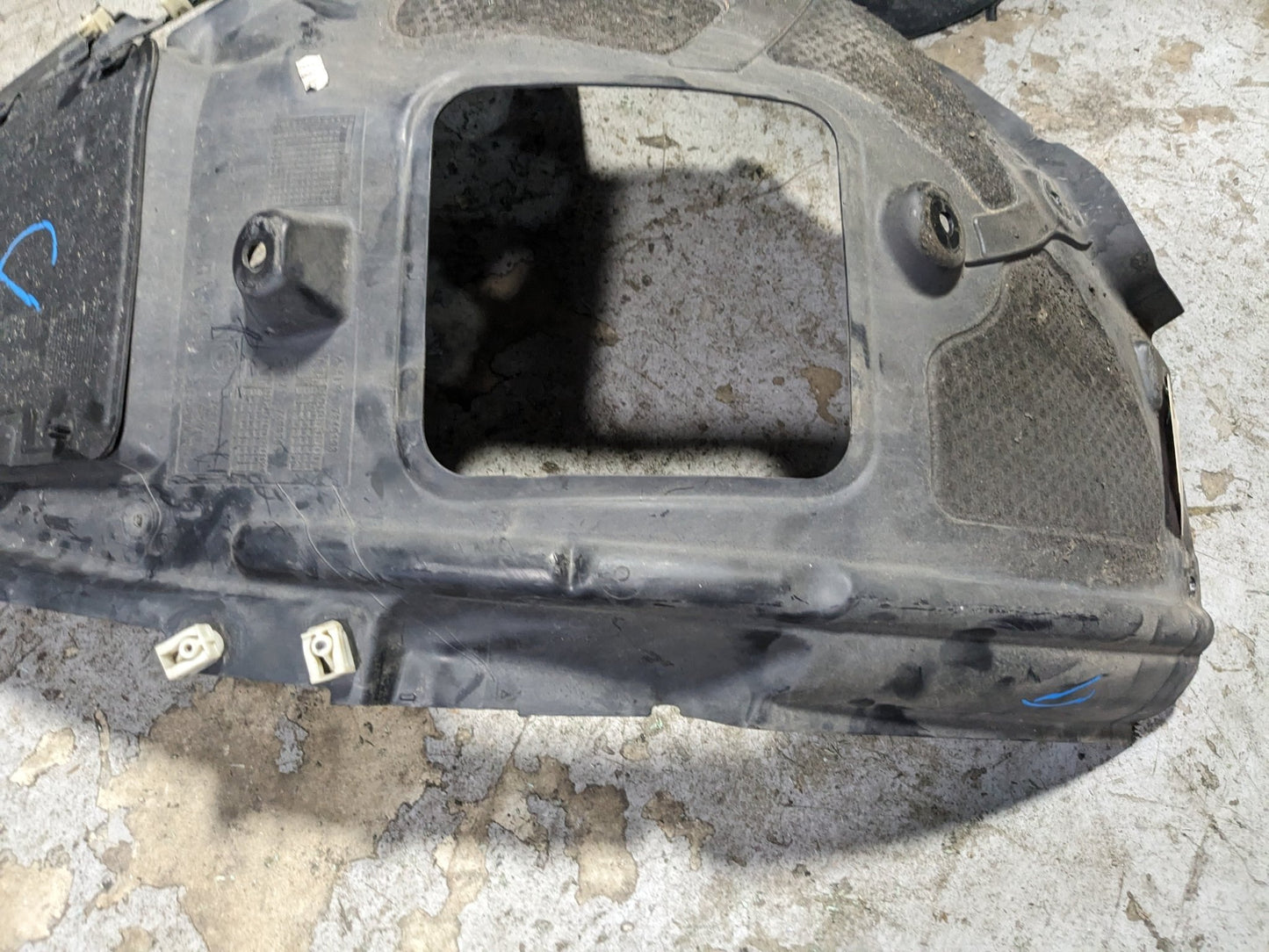 16-19 OEM BMW G11 G12 740 750 Front Left Driver Fender Liner Wheel Splash Shield