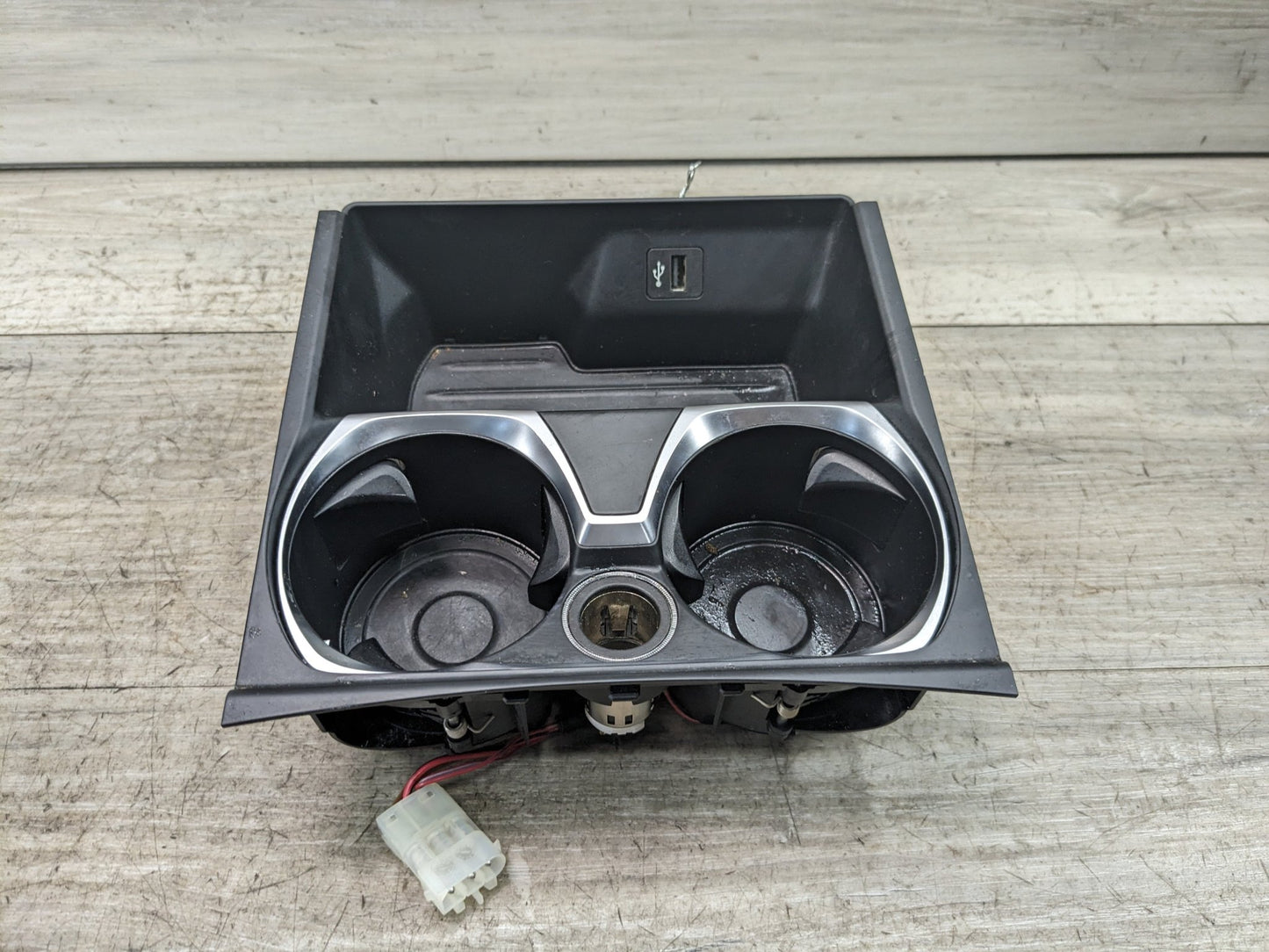 16-19 OEM BMW G11 G12 740 750 Center Console Cup Holder USB Charging Port