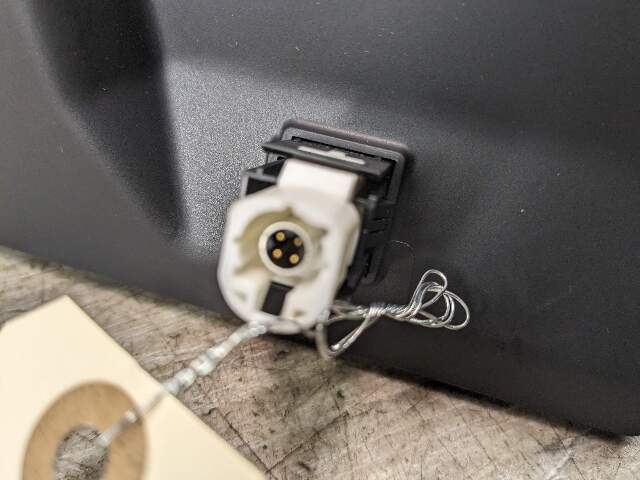 16-19 OEM BMW G11 G12 740 750 Center Console Cup Holder USB Charging Port