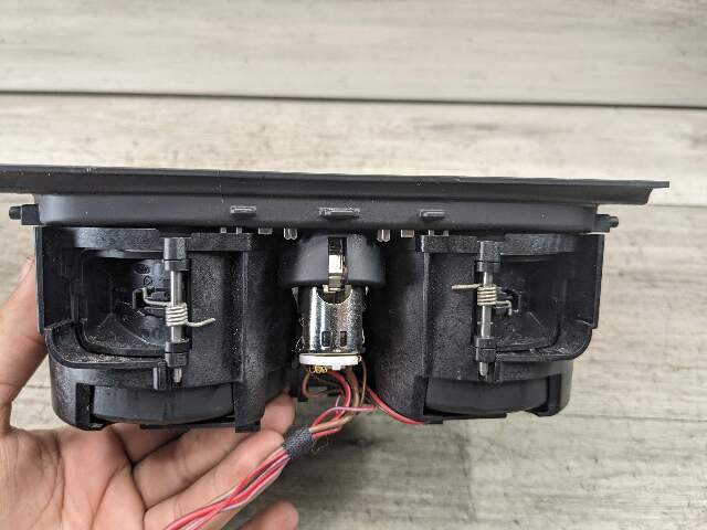16-19 OEM BMW G11 G12 740 750 Center Console Cup Holder USB Charging Port