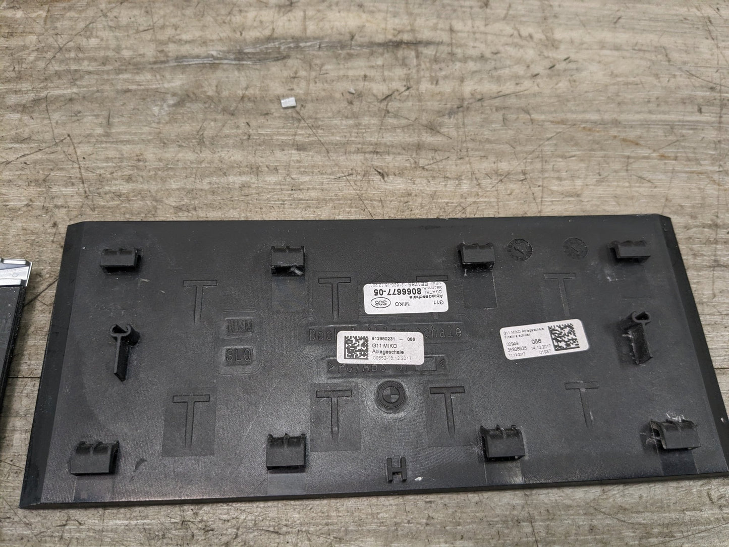 16-19 OEM BMW G11 G12 740 750 Center Console Cup Holder Trim Cover Panel*