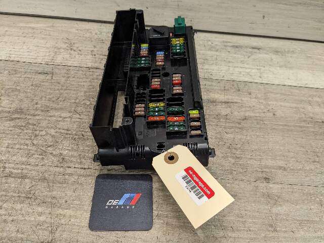 11-18 OEM BMW F25 F26 X3 X4 Front Right Dash Power Distribution Fuse Relay Box