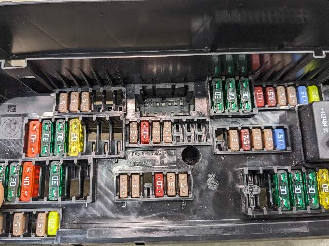 11-18 OEM BMW F25 F26 X3 X4 Front Right Dash Power Distribution Fuse Relay Box