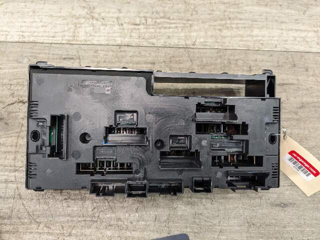 11-18 OEM BMW F25 F26 X3 X4 Front Right Dash Power Distribution Fuse Relay Box