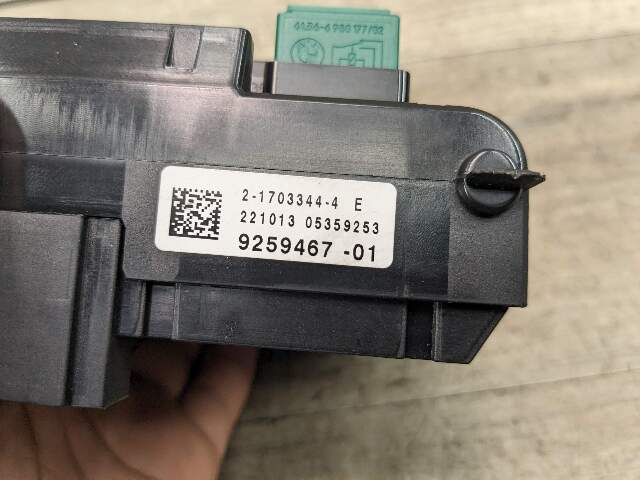 11-18 OEM BMW F25 F26 X3 X4 Front Right Dash Power Distribution Fuse Relay Box