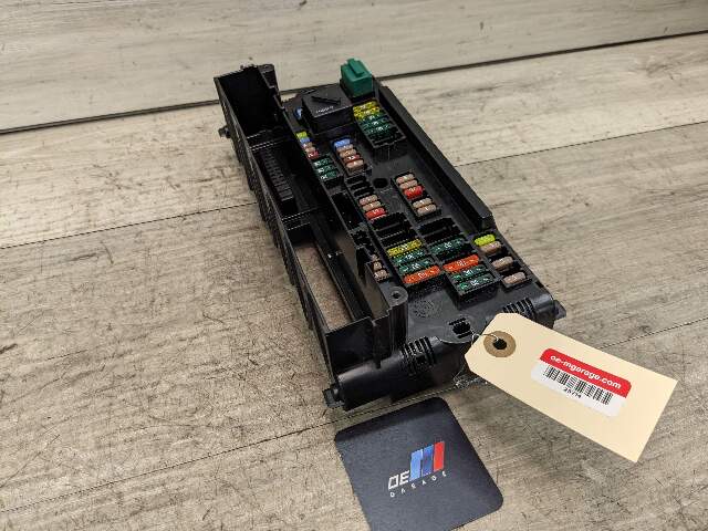 11-18 OEM BMW F25 F26 X3 X4 Front Right Dash Power Distribution Fuse Relay Box