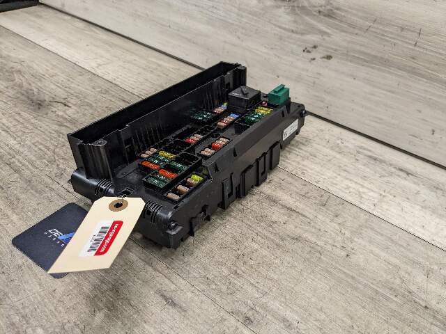 11-18 OEM BMW F25 F26 X3 X4 Front Right Dash Power Distribution Fuse Relay Box