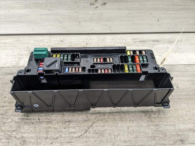 11-18 OEM BMW F25 F26 X3 X4 Front Right Dash Power Distribution Fuse Relay Box