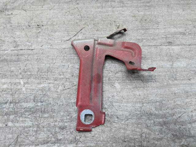 15-20 OEM BMW F80 F82 F83 M3 M4 Left Driver Fender Bracket Mount Carrier SET