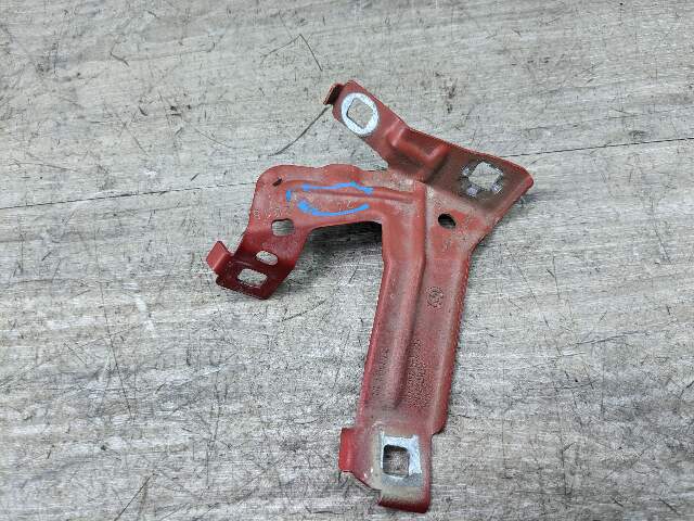 15-20 OEM BMW F80 F82 F83 M3 M4 Left Driver Fender Bracket Mount Carrier SET