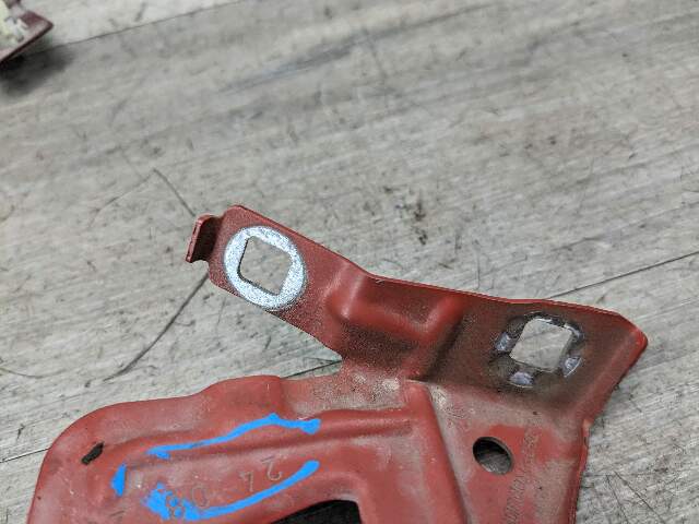 15-20 OEM BMW F80 F82 F83 M3 M4 Left Driver Fender Bracket Mount Carrier SET