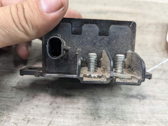 OEM BMW F10 F13 F02 F30 F32 F06 F80 F82 M3 M4 M6 Cooling Fan Relay Control 130A