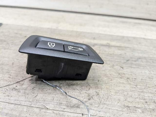 OEM BMW G12 F36 F10 F15 F85 M5 F06 M6 F01 F02 Rear Trunk Lid Center Lock Switch