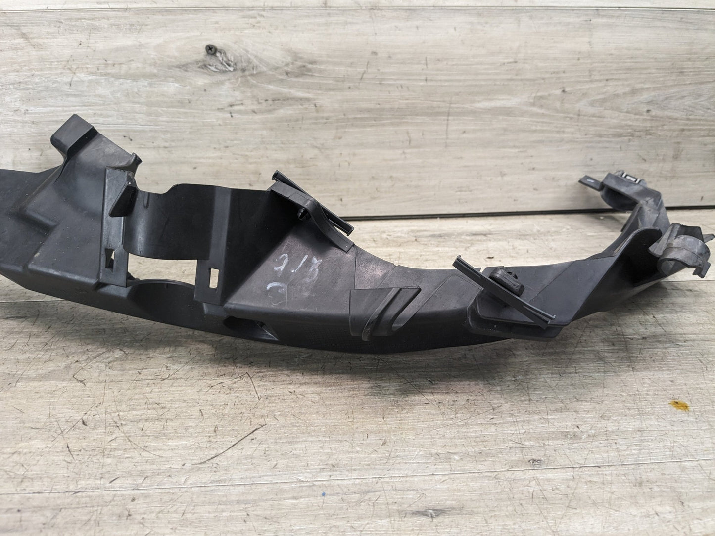 09-11 BMW E90 335 LCI Front Right Passenger Headlight Arm Bracket Mount Plastic