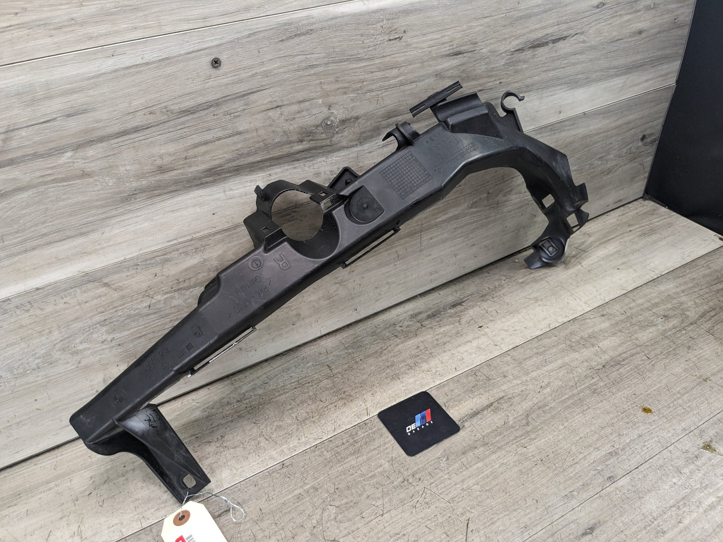 09-11 BMW E90 335 LCI Front Right Passenger Headlight Arm Bracket Mount Plastic