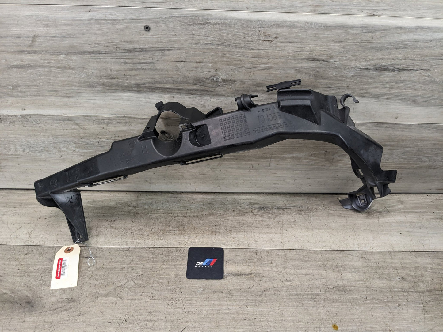 09-11 BMW E90 335 LCI Front Right Passenger Headlight Arm Bracket Mount Plastic
