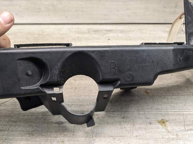 09-11 BMW E90 335 LCI Front Right Passenger Headlight Arm Bracket Mount Plastic