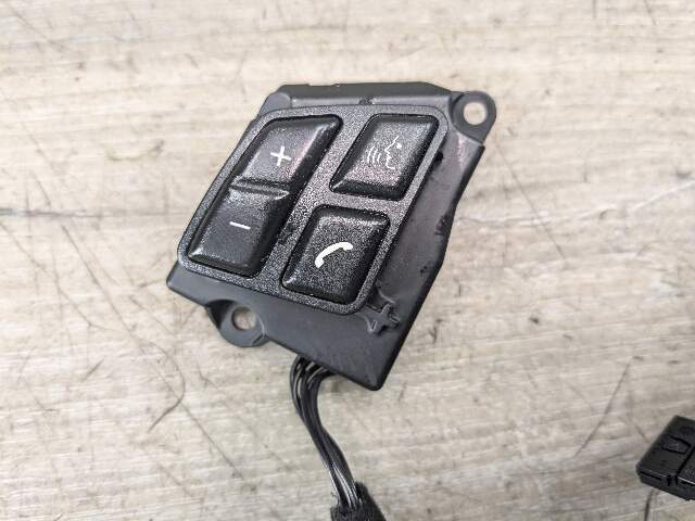 07-13 OEM BMW E82 E88 E90 E92 E93 Steering Wheel Button Switch Trim Cover Bezel
