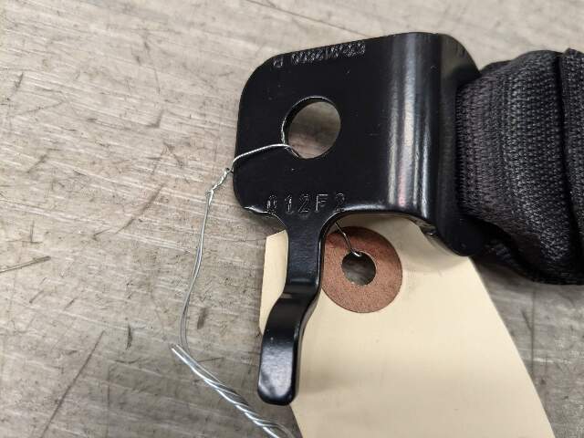 17-21 OEM BMW G20 330 M340 Rear Center Seatbelt Seat Belt Buckle