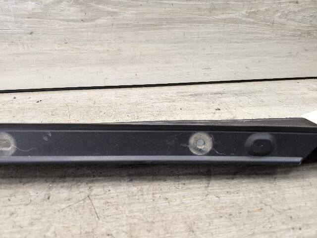 19-24 OEM BMW G20 330 M340 Front Right Passnger Side Fender Ledge Cover